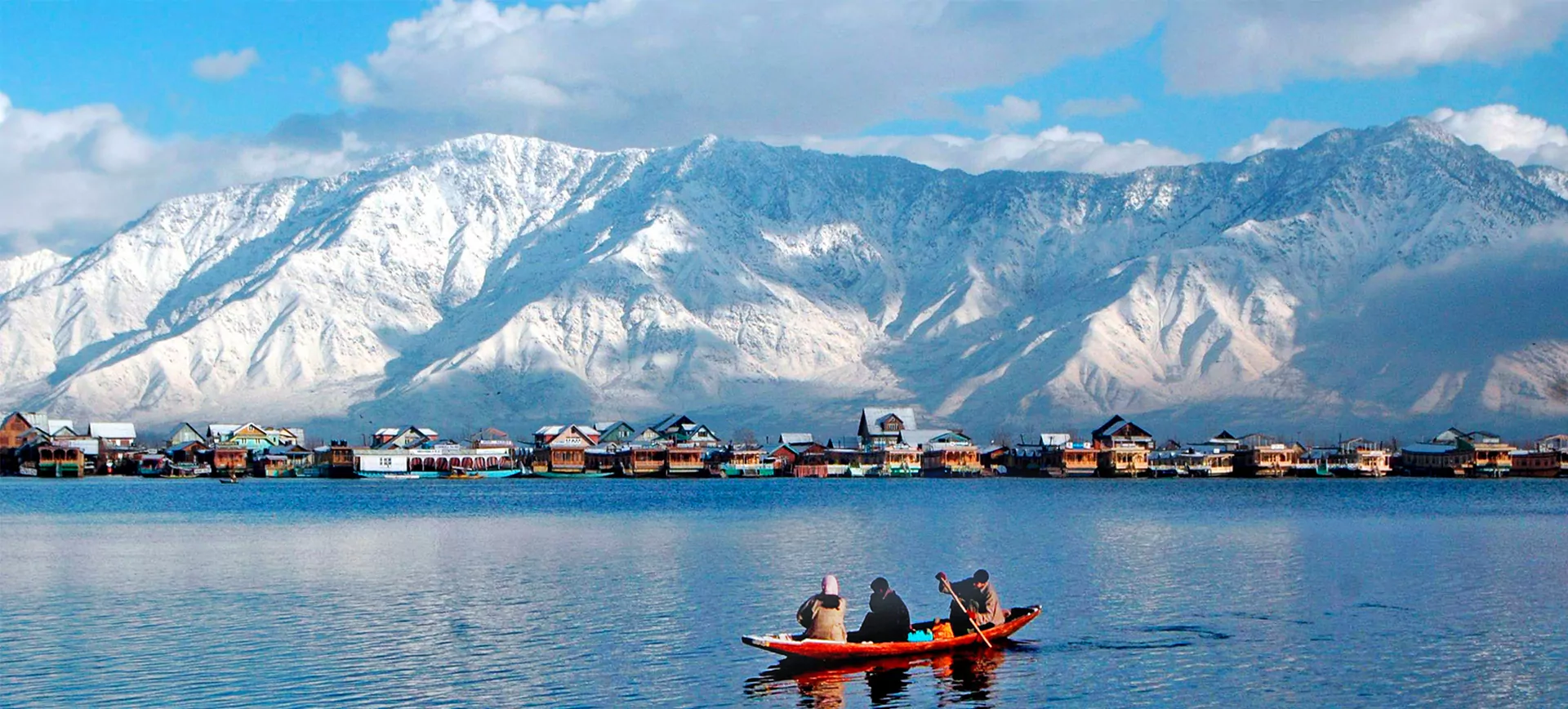 Dal Lake at dawn